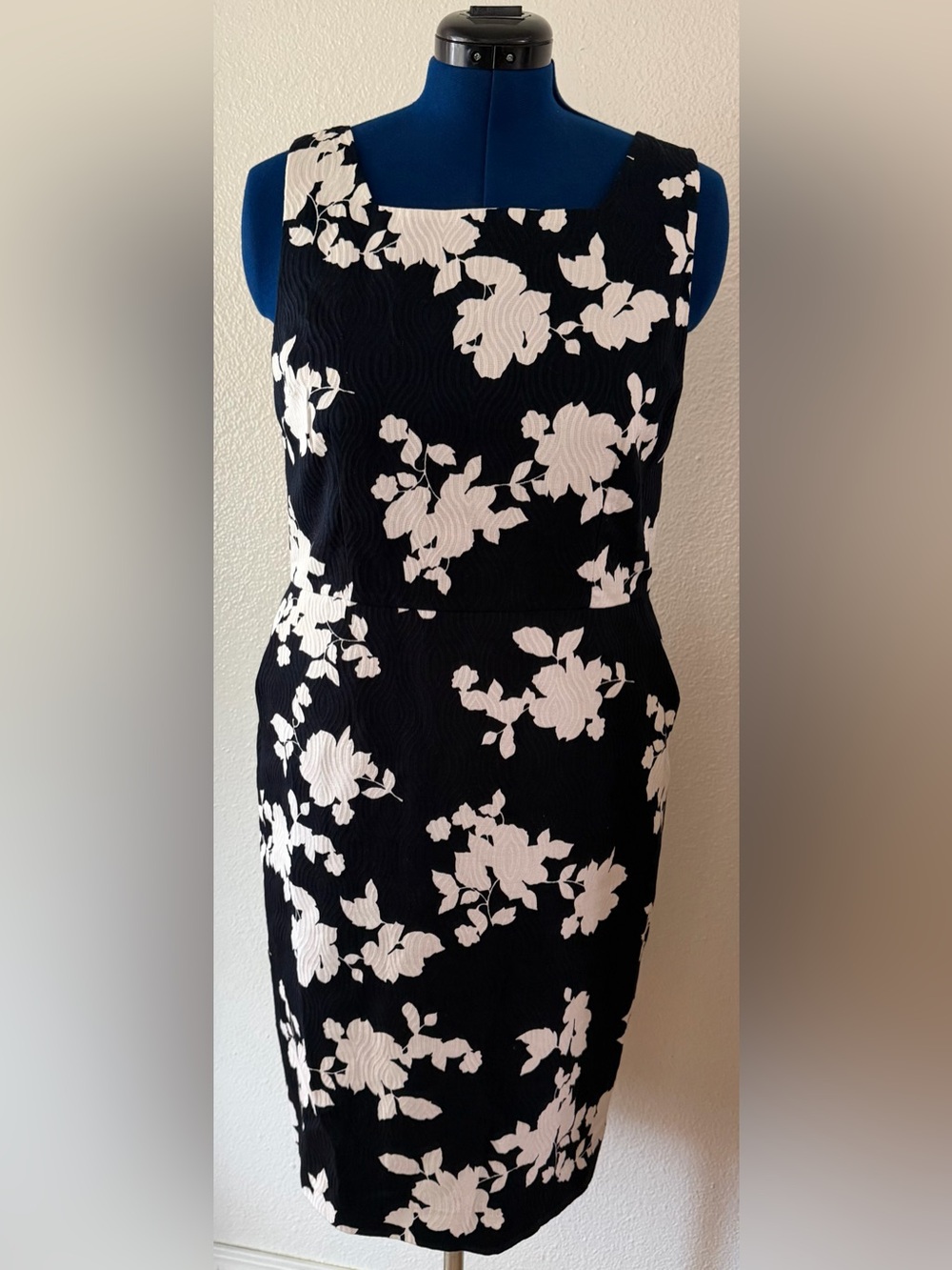 Talbots Black and White Floral Midi Sheath Dress. Size 12